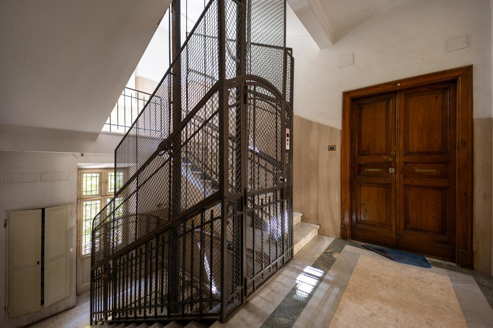 ローマCaruso Regal Houseアパートメント エクステリア 写真